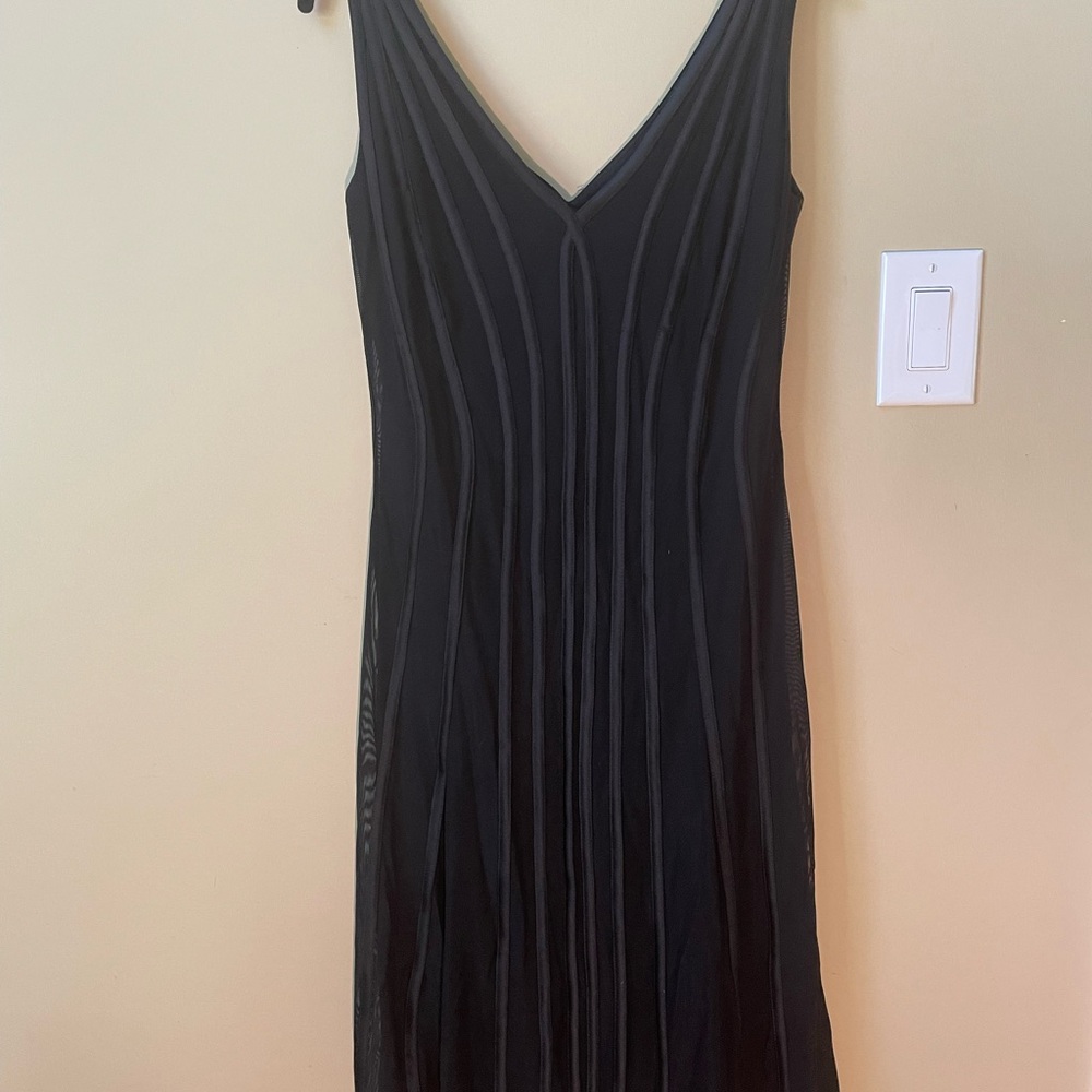 Tadashi Shoji Black V-Neck Pleated Cocktail Dress - M